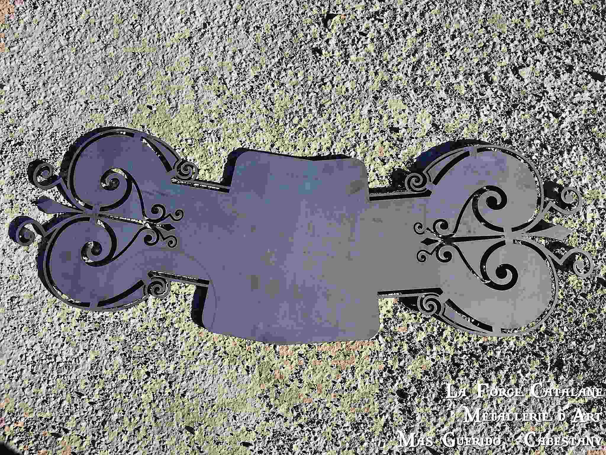 decoupe laser pieces soutainement charpente bois forge catalane.jpg